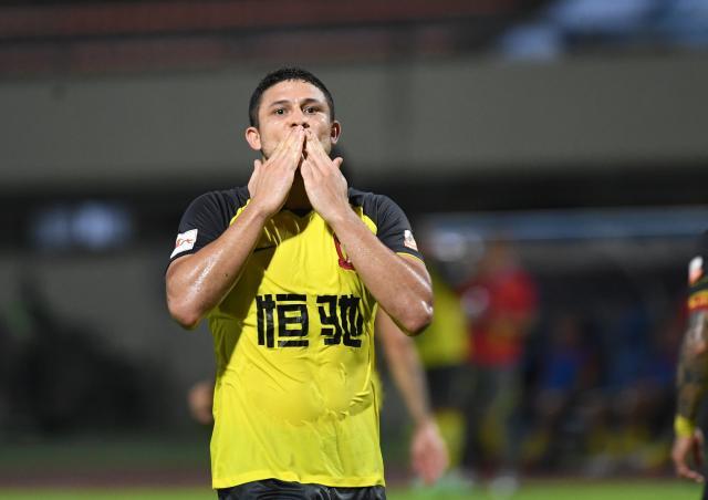 开云体育入口-艾克森帽子戏法继续刷新纪录 13战11球国足靠他了