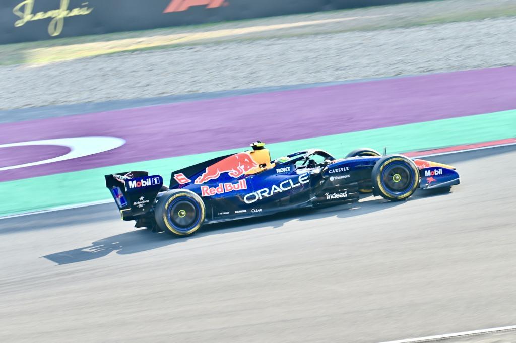 开云体育入口-现场｜F1中国大奖赛首日，全球车迷“进站”上海嘉定